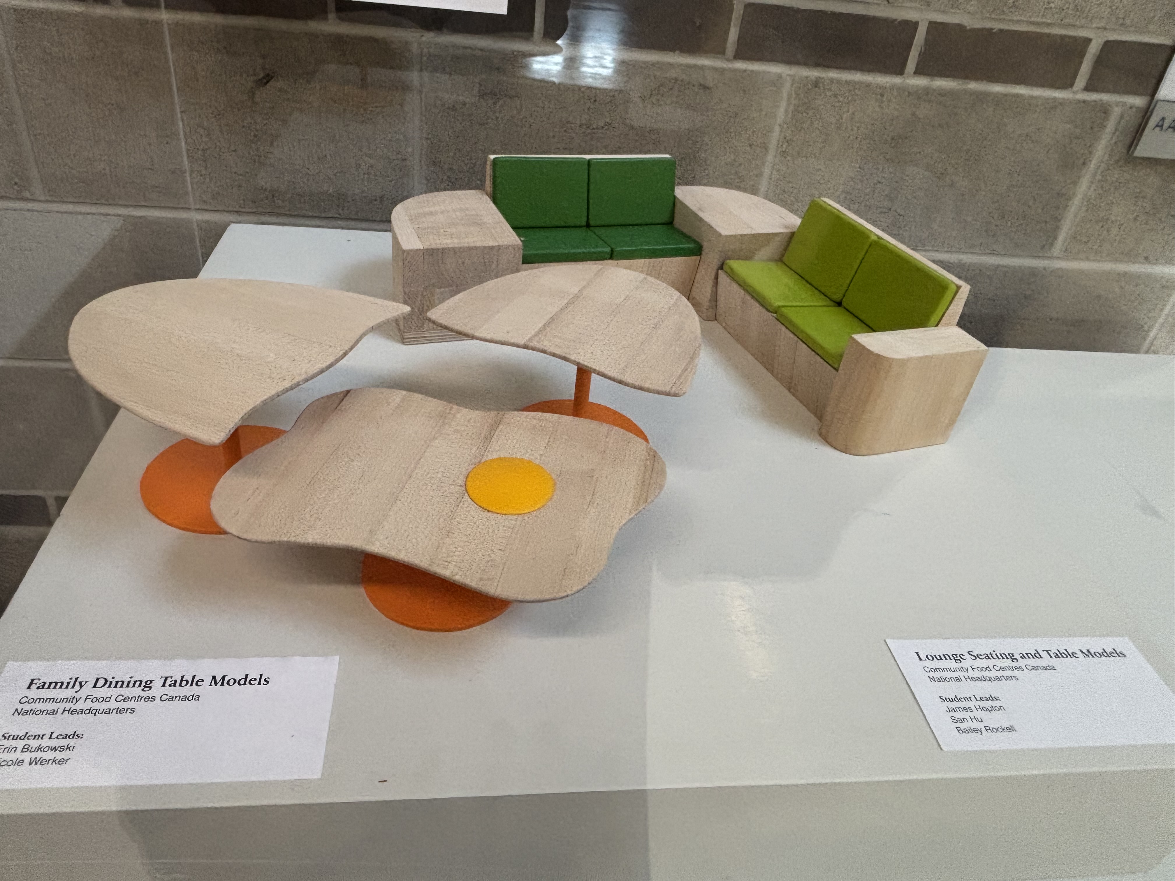 A complete set of wooden furniture models on display.<a href='https://www.youtube.com/embed/tgbNymZ7vqY' target='_blank'><p>Project Video Link</p></a>